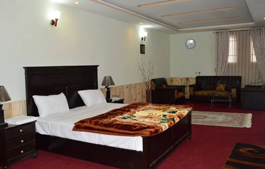 AK Meadows Hotel & Restaurant (Toli Pir)