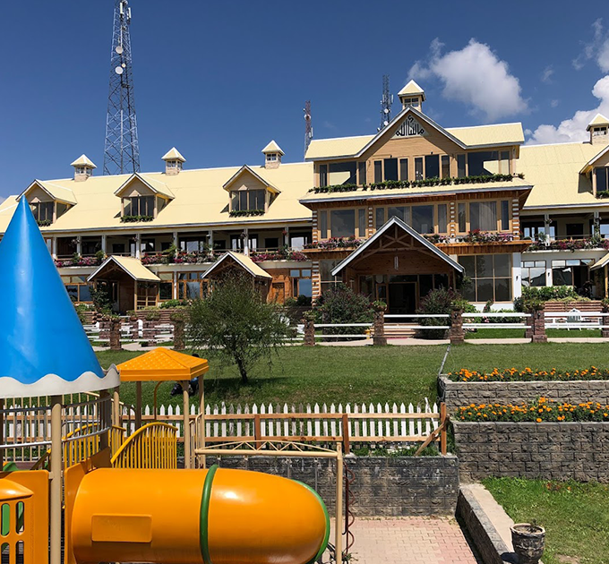 Cedar Wood Resort (Shogran)