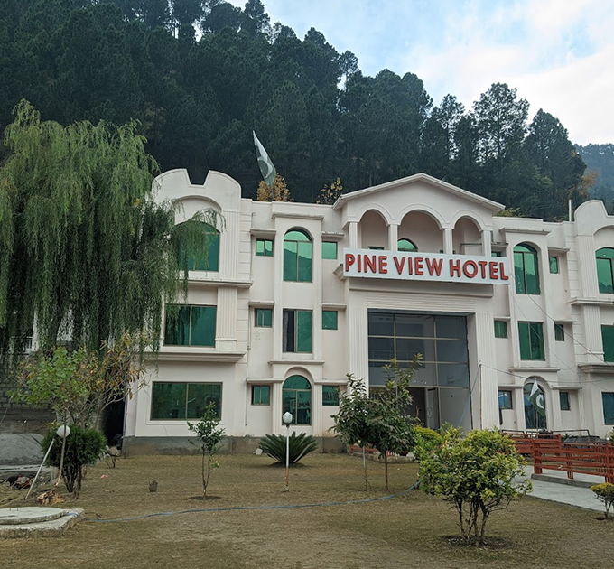 Hotel Pine View & Dera Inn Restaurant (Balakot)