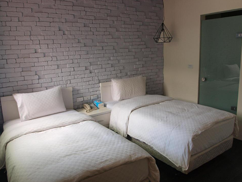 Twin Bed Room