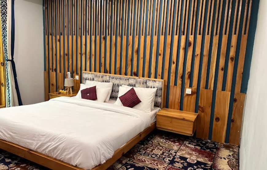 Pine Park Hotel and Resort (Shogran)