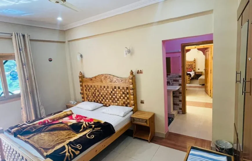 PC Green Hotel, Khanian