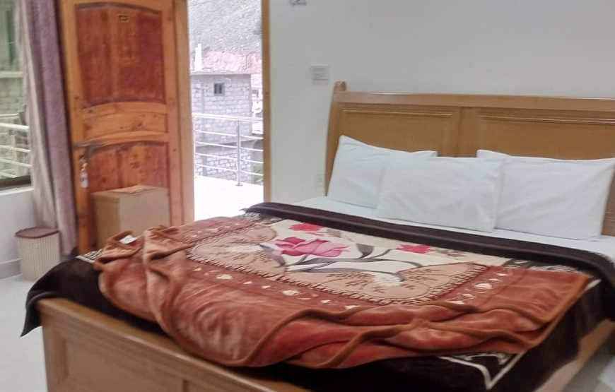 Pine Grove Hotel (Naran)