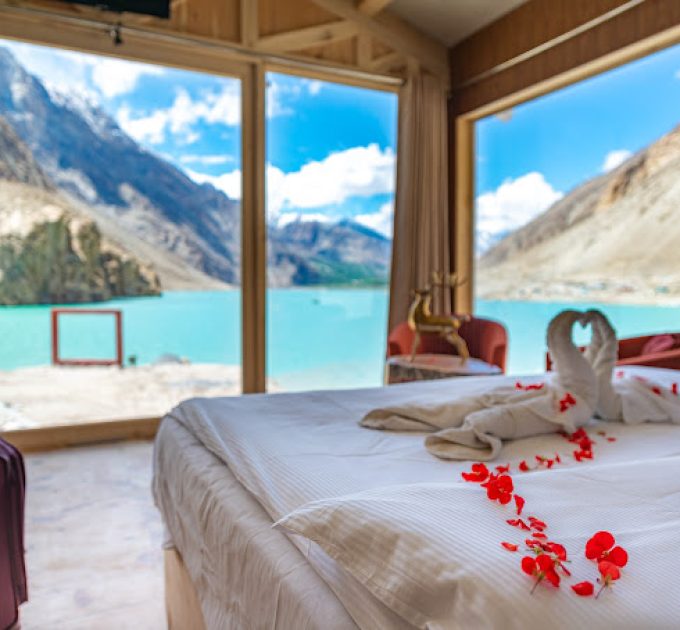 Luxus Hunza Attabad Lake Resort (Hunza)