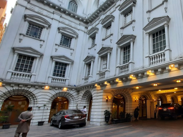 Luxus Grand Hotel (Lahore)