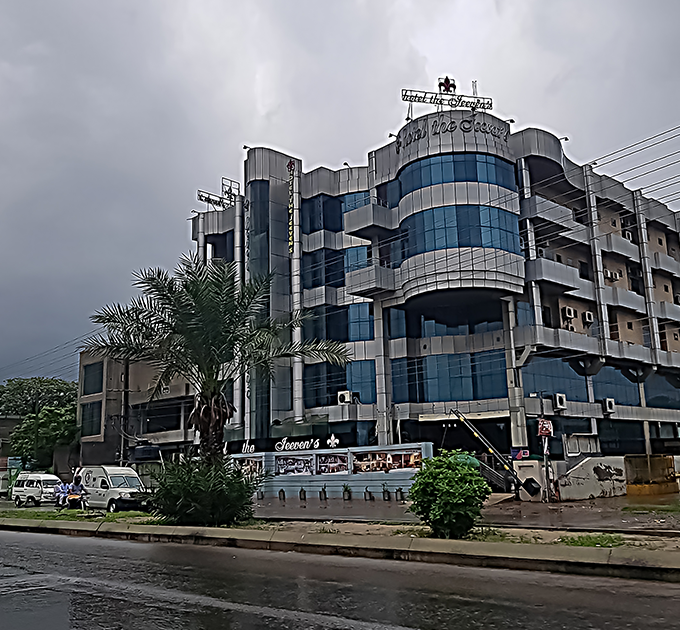 Hotel The Jeevens, Sialkot