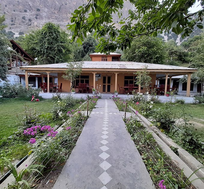 Foreigner Tourist Inn (Kalash Valley)