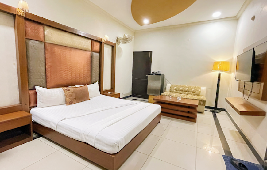 The Grand Hotel (Multan)