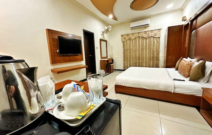 The Grand Hotel (Multan)