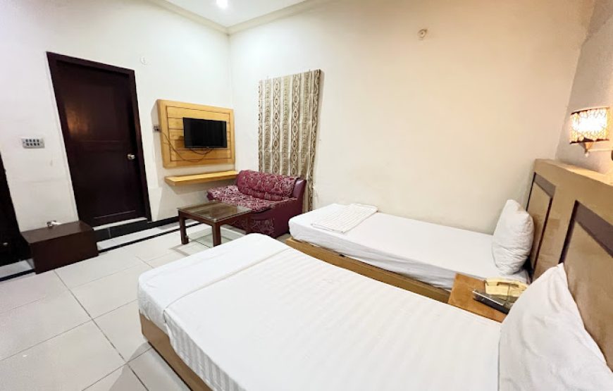 The Grand Hotel (Multan)