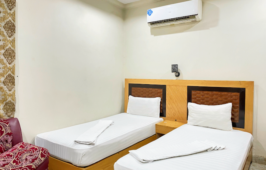 The Grand Hotel (Multan)