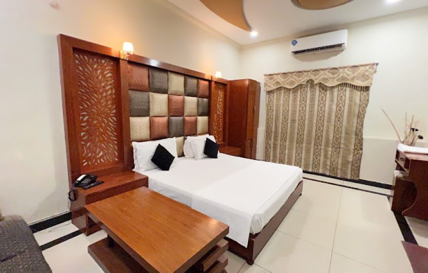 The Grand Hotel (Multan)