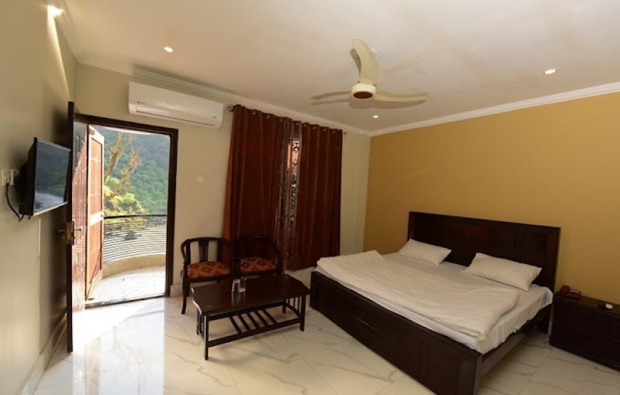 Hotel La Orilla (Muzaffarabad)