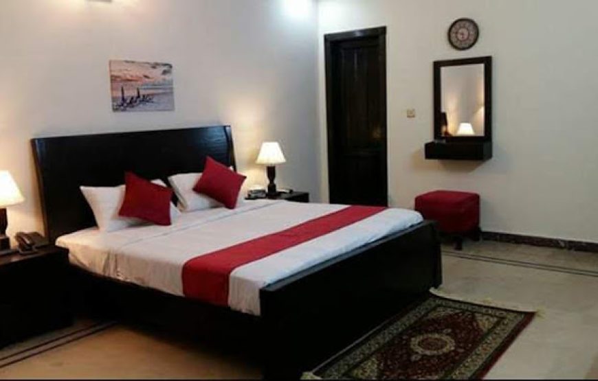 Hotel Pine View & Dera Inn Restaurant (Balakot)