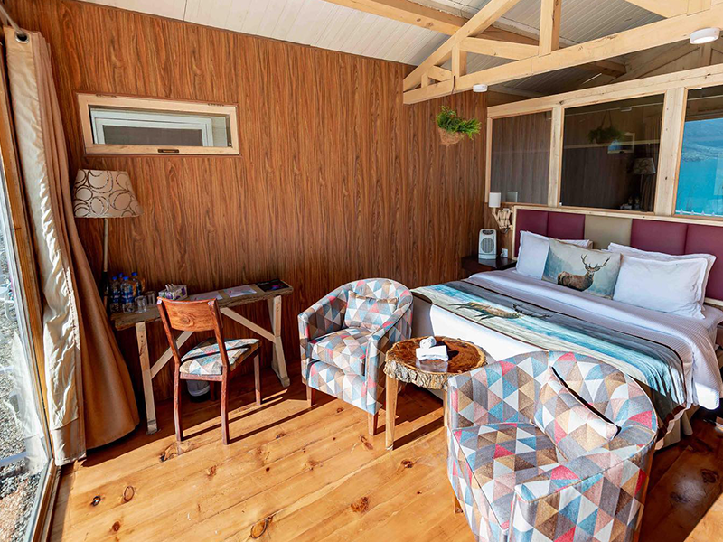 Deluxe Lake View Room