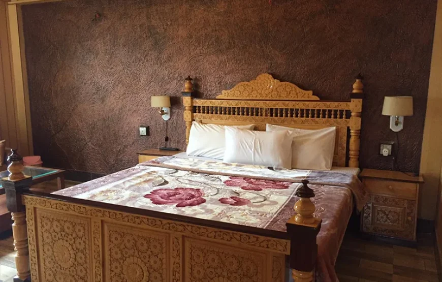 Raees Khana Cottage (Nathia Gali)
