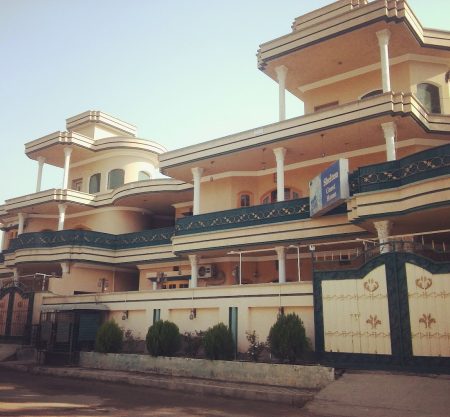 Shearton Guest House (Dera Ismail Khan)