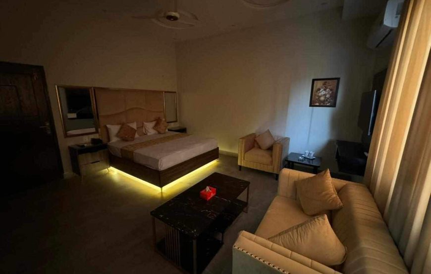 Gold Pine Hotel (Lahore)