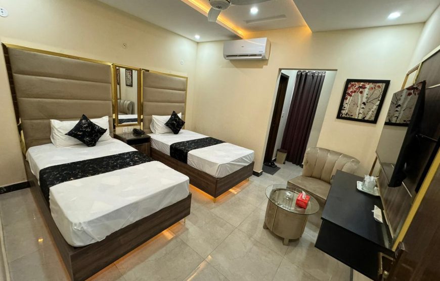 Gold Pine Hotel (Lahore)