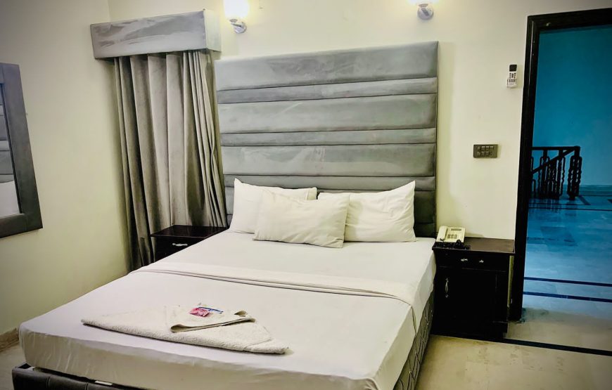 Hotel Royal Grand (Lahore)