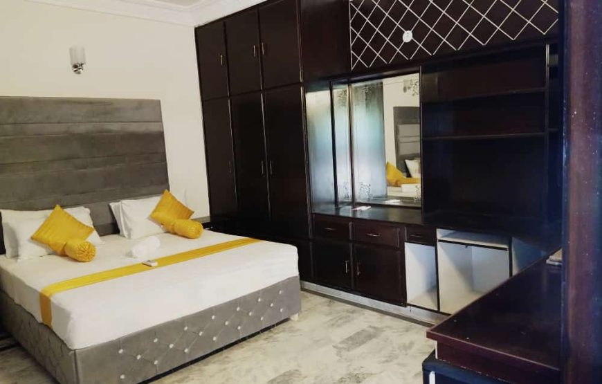 Hotel Royal Grand (Lahore)