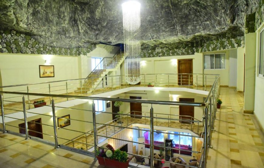 Holiday Grand Resort (Bhurban)