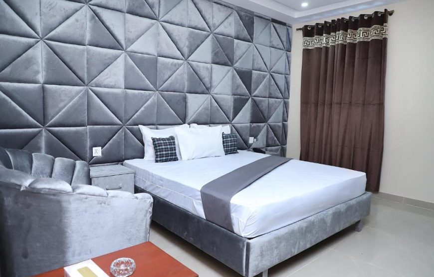 Hotel Luxury Express (Multan)