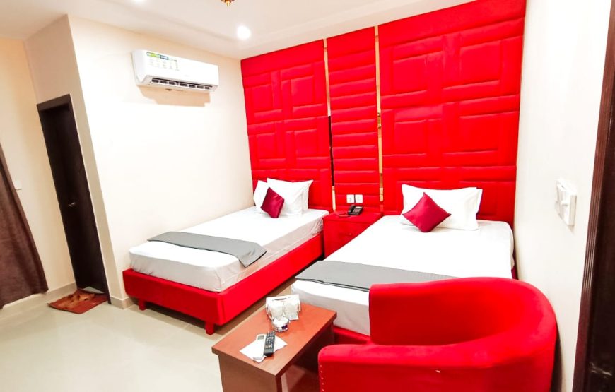 Hotel Luxury Express (Multan)