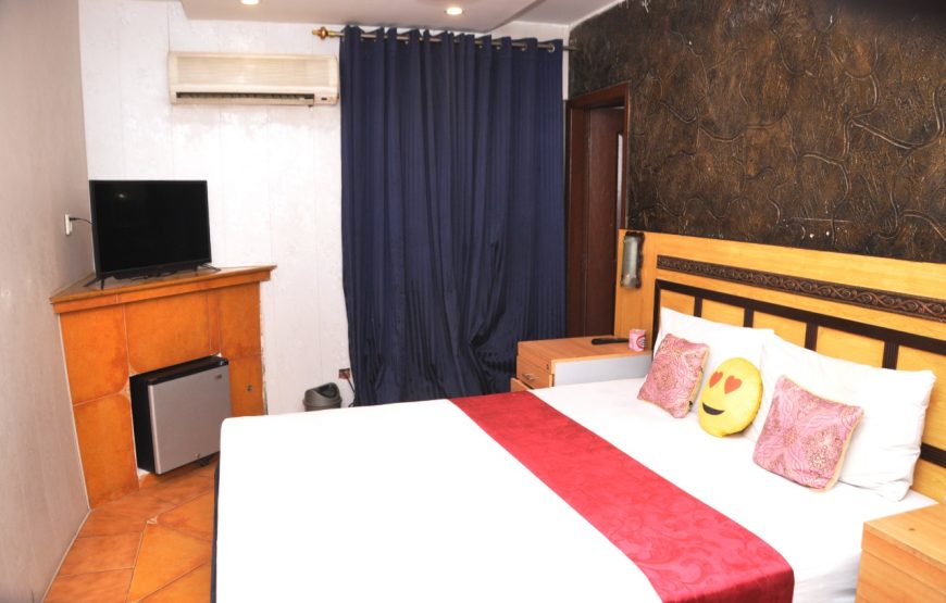 Hotel Royal Suites (Lahore)