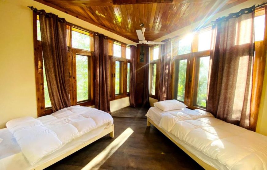 Manasau Resort (Karimabad)