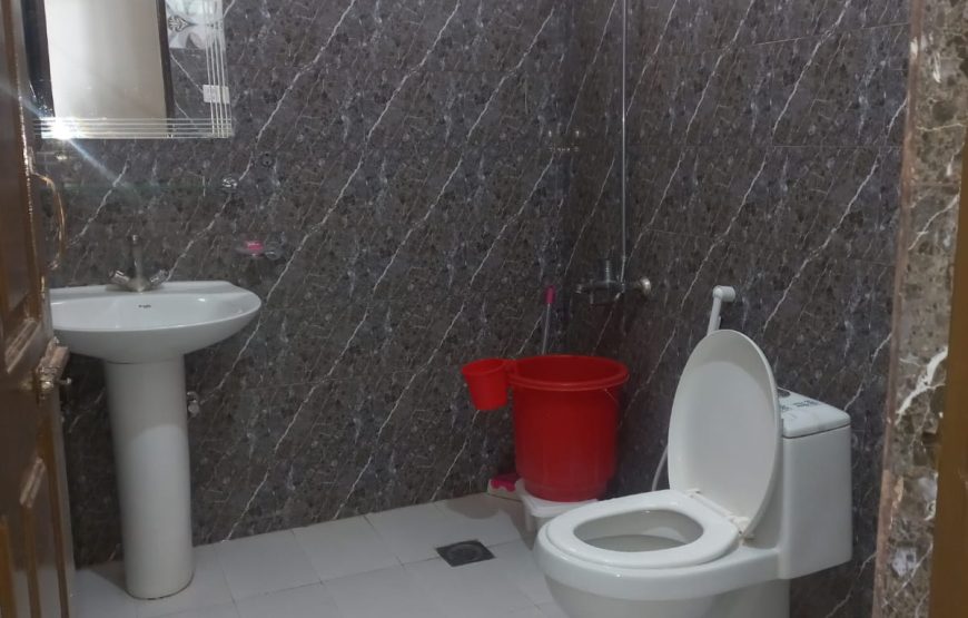 Valley Tracker Hotel (Keran)