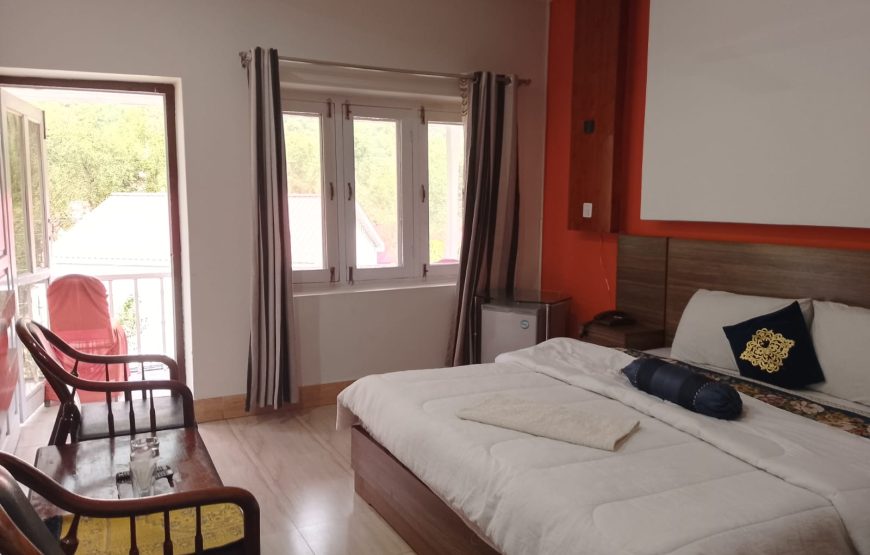 Valley Tracker Hotel (Keran)