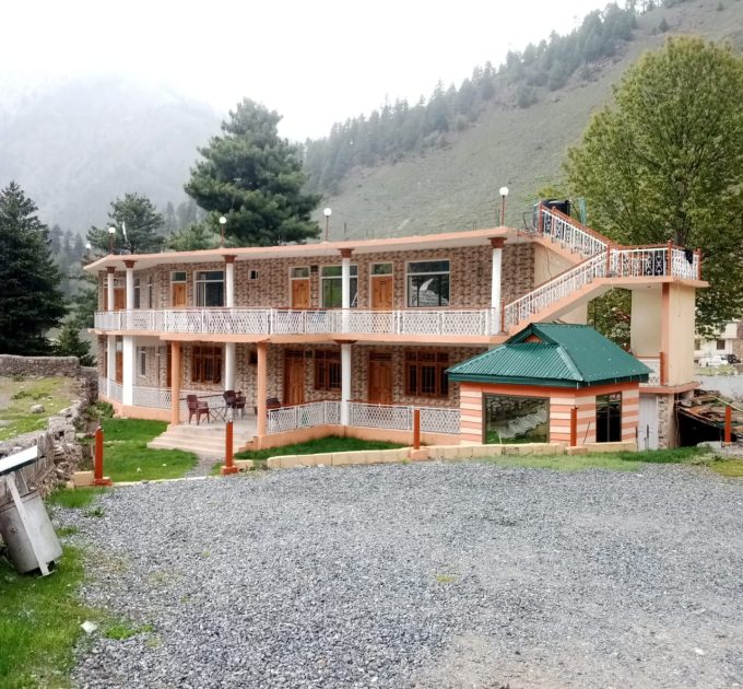 Pine Grove Hotel (Naran)