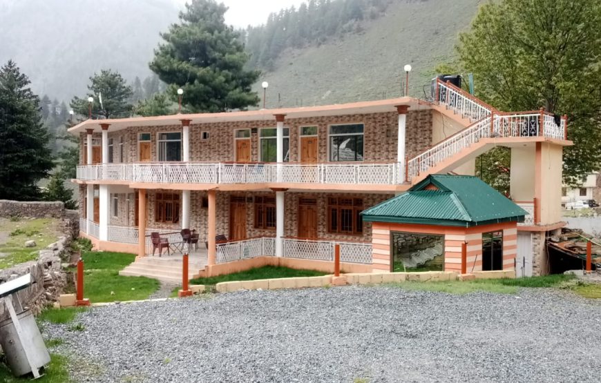 Pine Grove Hotel (Naran)
