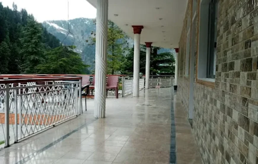 Pine Grove Hotel (Naran)