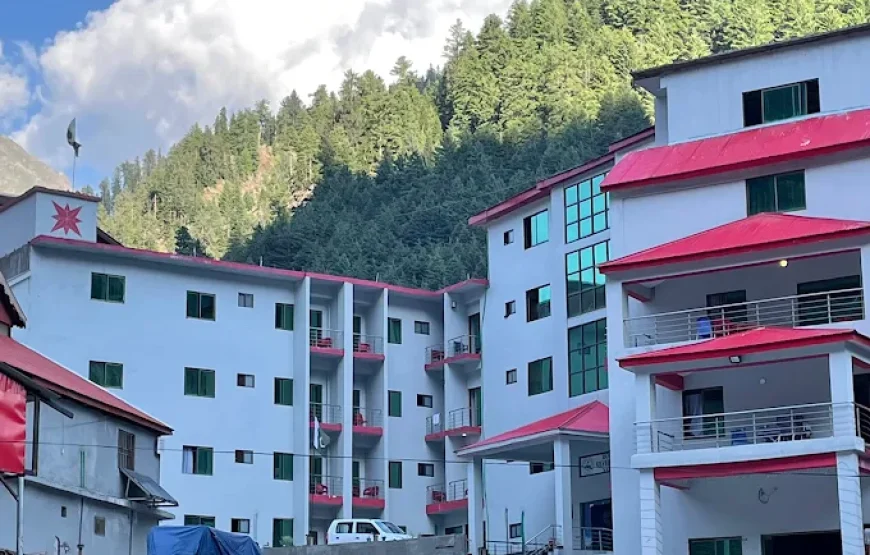 Hotel Silver Oaks (Naran)